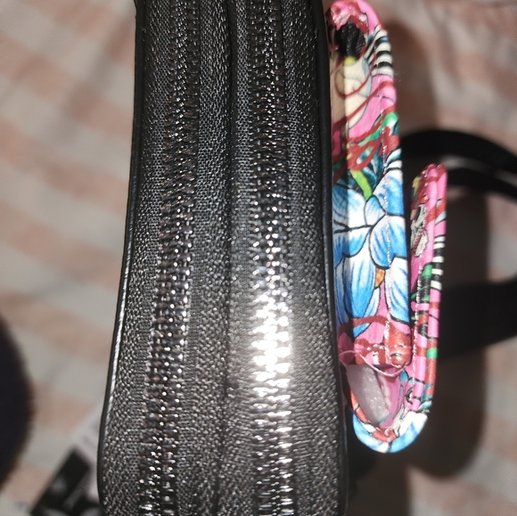 NWT Ed Hardy Black Pink Love Kills Slowly Large Wallet Crossbody Bag - Picture 4 of 5